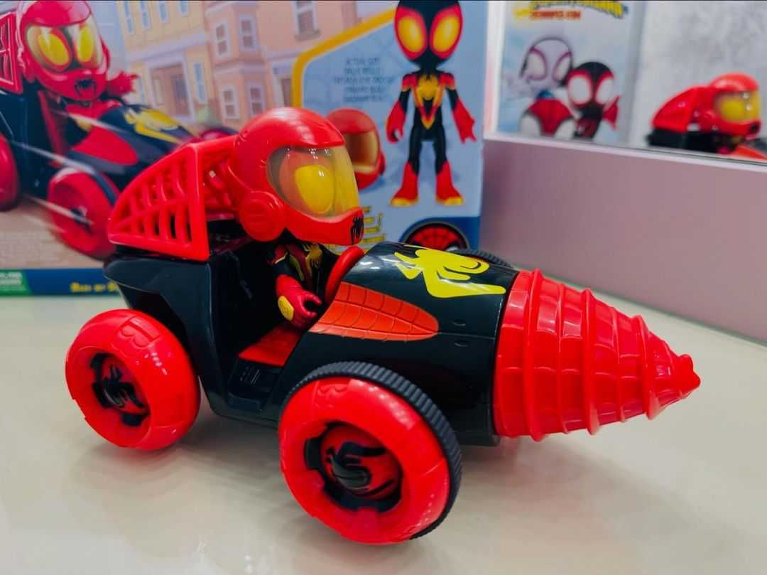 Спайдермен та його Друзі, Спінер Майлз, Spidey and His Amazing Friend