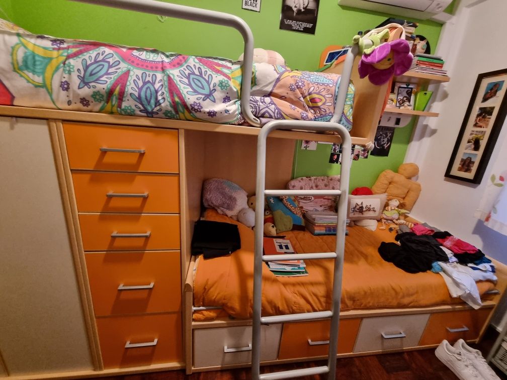 Móvel Beliche criança com 2 camas com escada roupeiro e 2 prateleiras