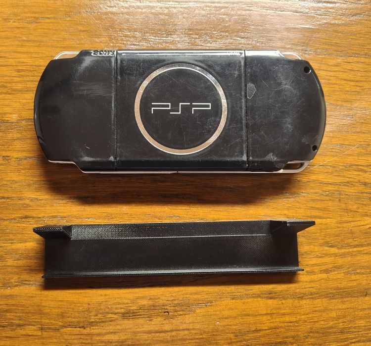 Sony PSP 3004 + Carregador + Bateria + Cartão 64GB + Suporte