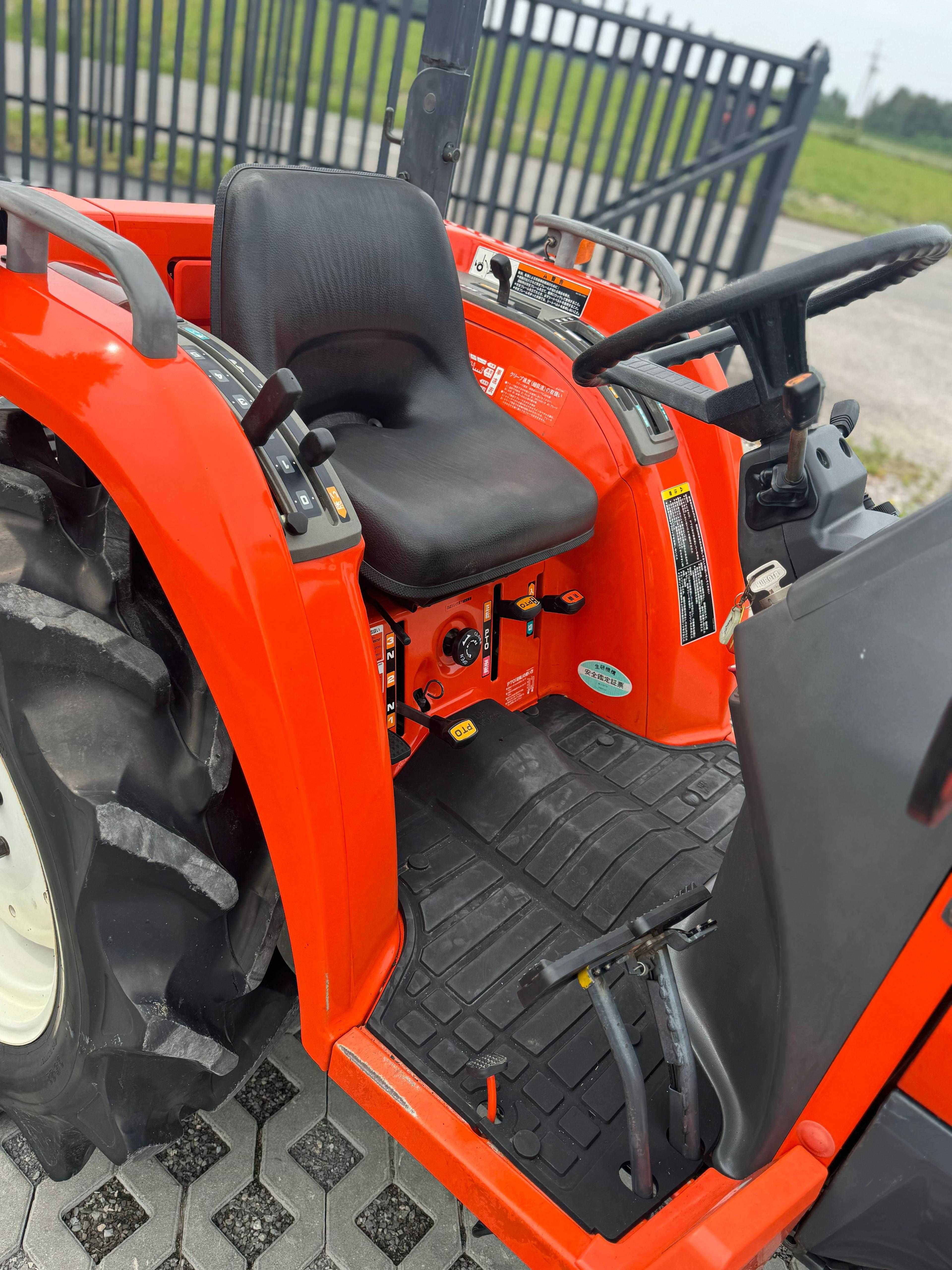 KUBOTA T22, 22hp, 4x4, Wspomaganie , Asystent skrętu, ZAREJESTROWANY