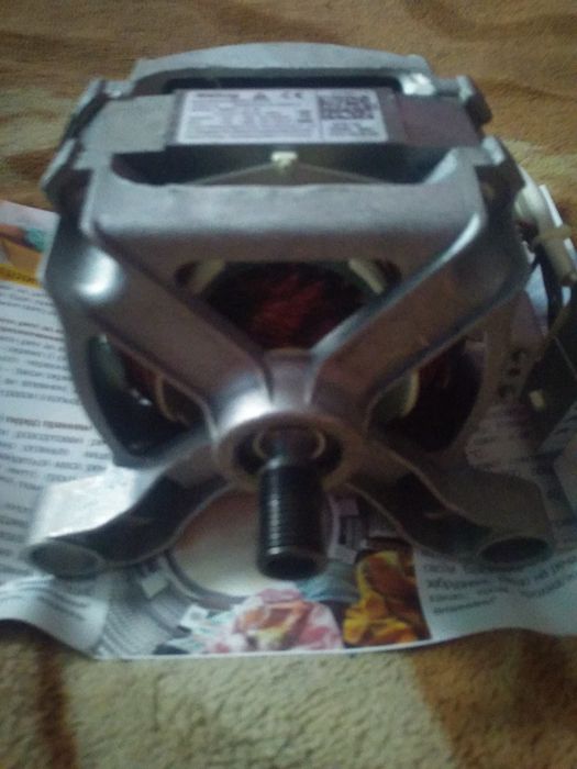 Двигун пральної машини індезід