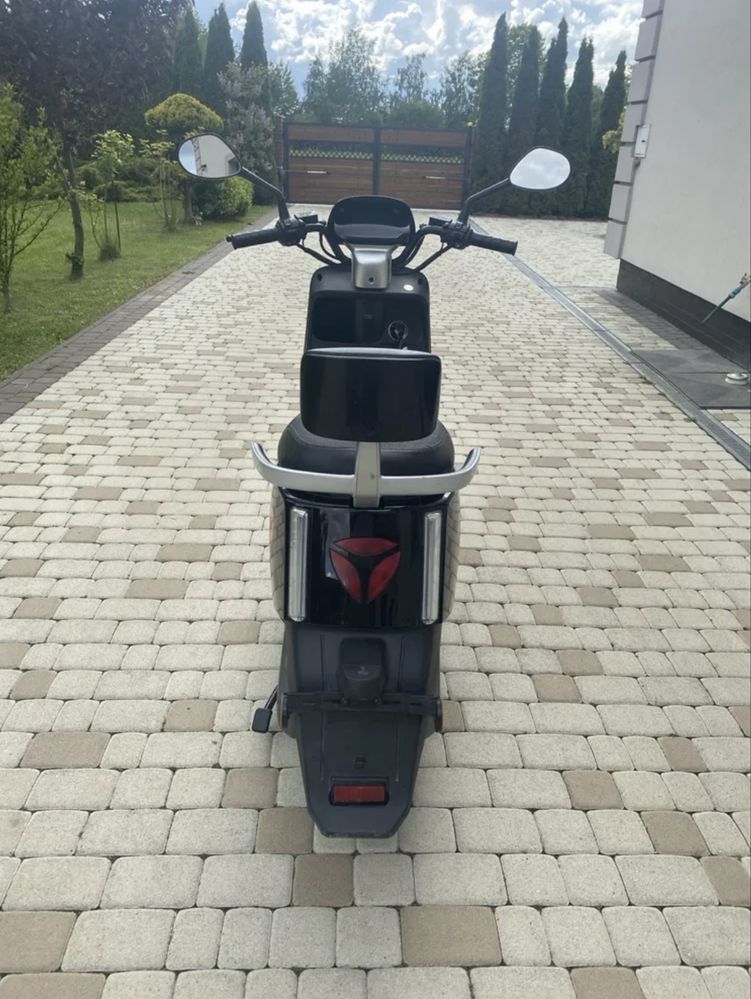 Електроскутер Yadea E8S оренда 2500/тиждень запас ходу 200+км