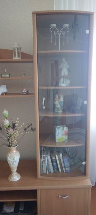 Продам меблі у вітальню