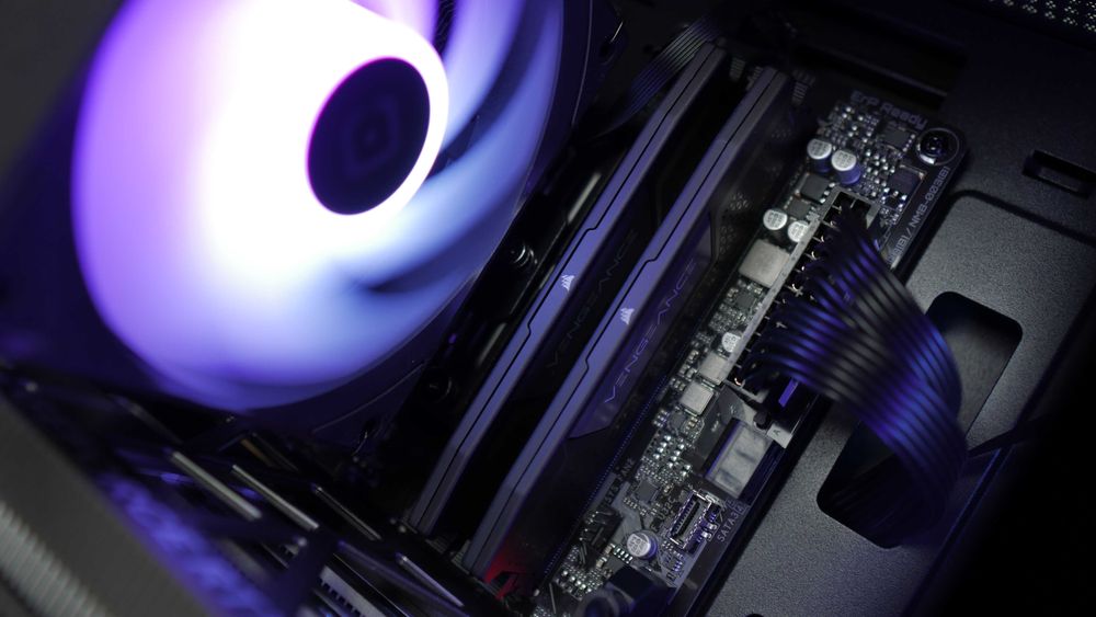 Komputer Ryzen 5 7500f / RTX 5060 / 32GB DDR5 / 1TB gamingowy FV