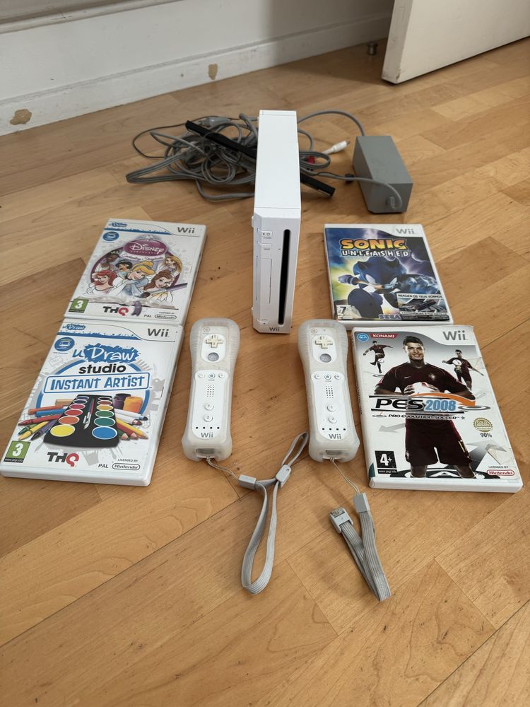 Wii + 2 comandos + jogos
