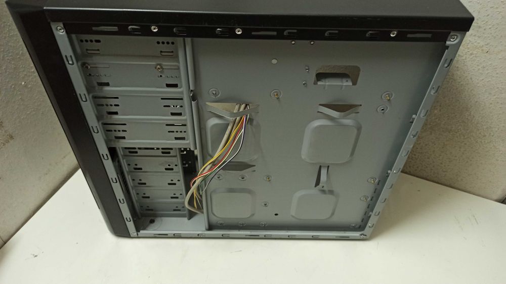 Obudowa Logic B38