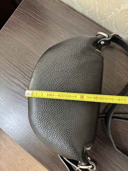 Сумка бананка шкіряна