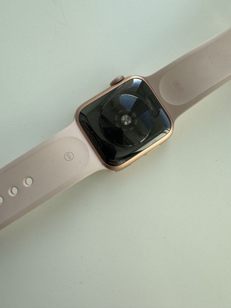 Apple watch SE 40mm gold