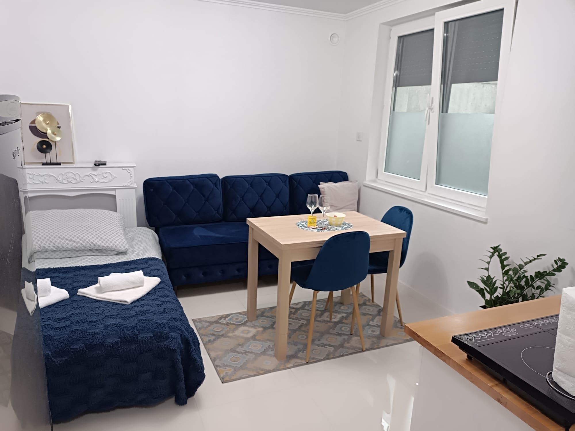 Apartament MILA - Golden i Blu Navy Kielce