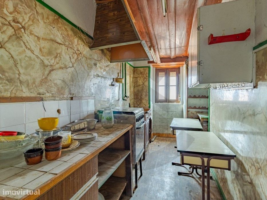 Oportunidade Única de Investimento no Coração Histórico de Torres N...