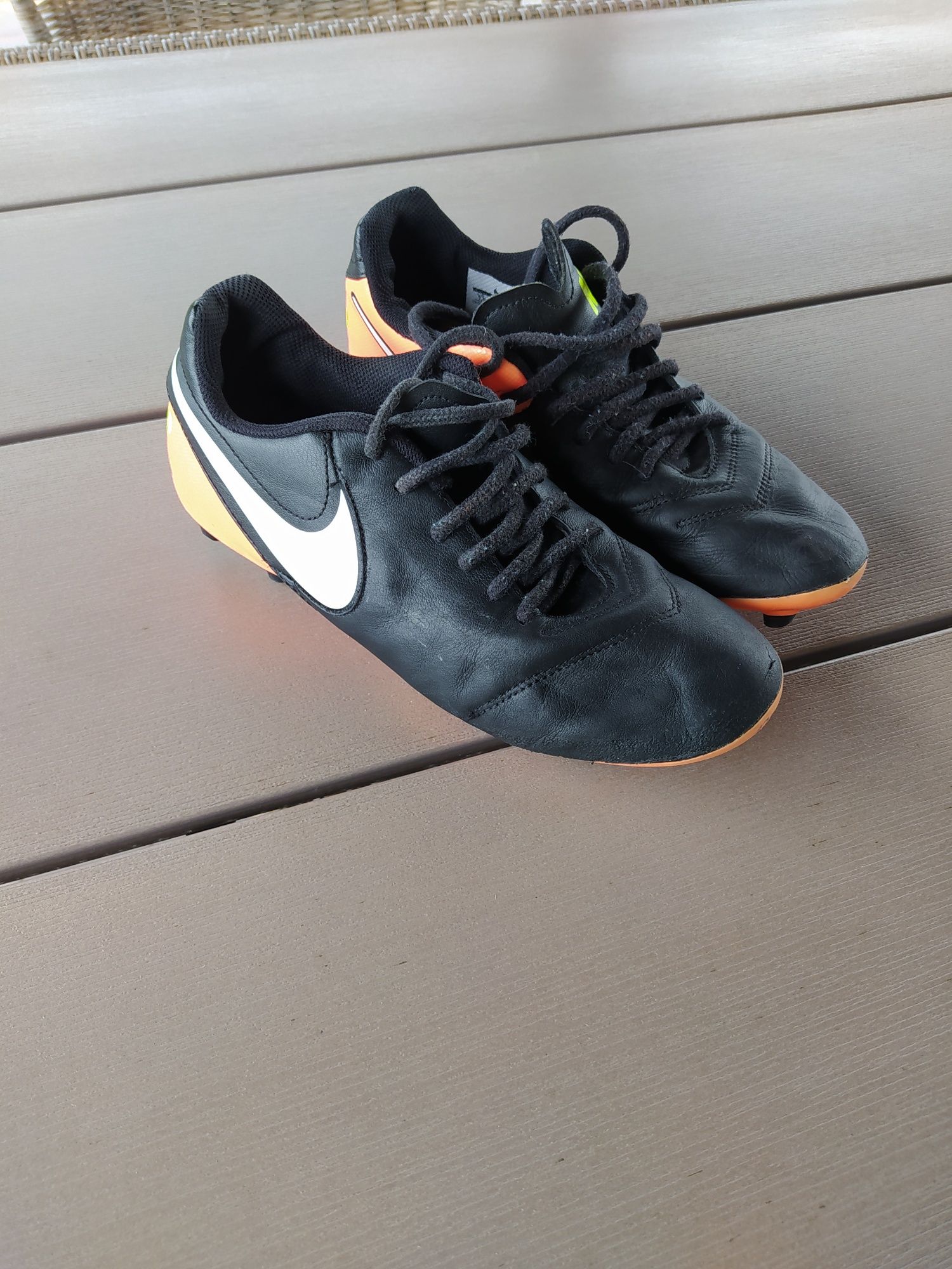 Buty piłkarskie Nike Tiempo r. 40.5