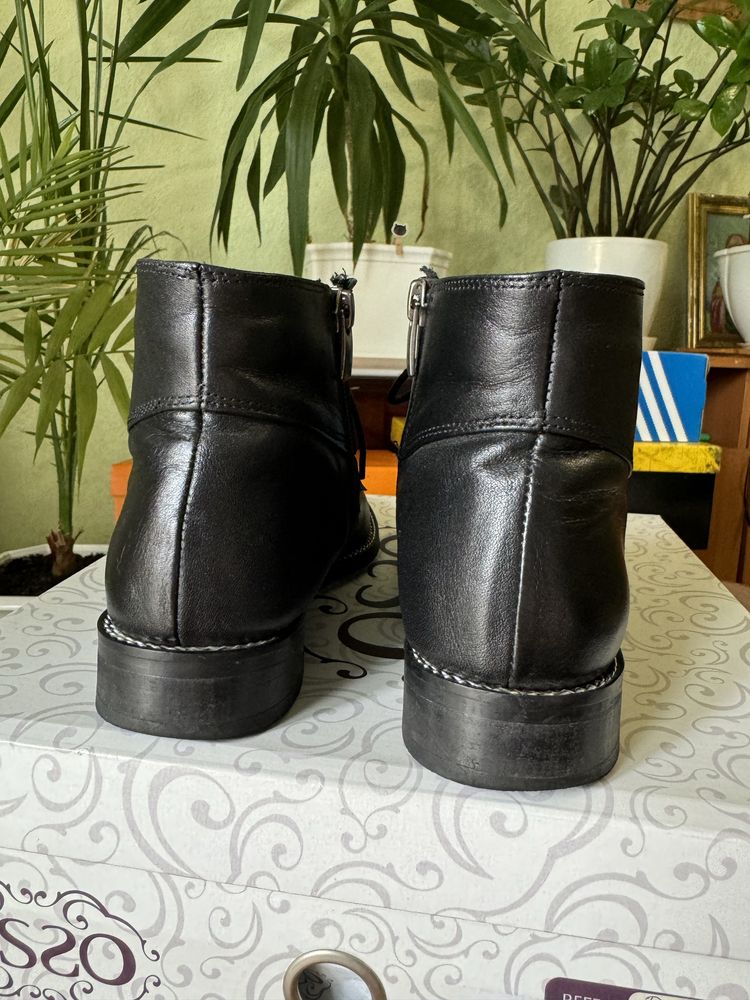 Ботинки с натуральной кожи