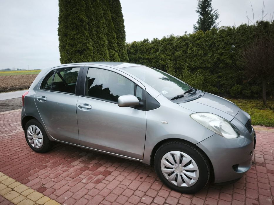 Toyota yaris 2005r 1.3 benzyna