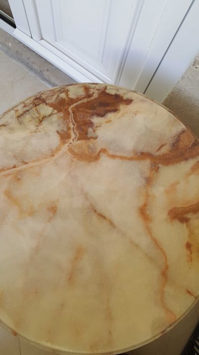 Mesa baixa francêsa  marmore e latão