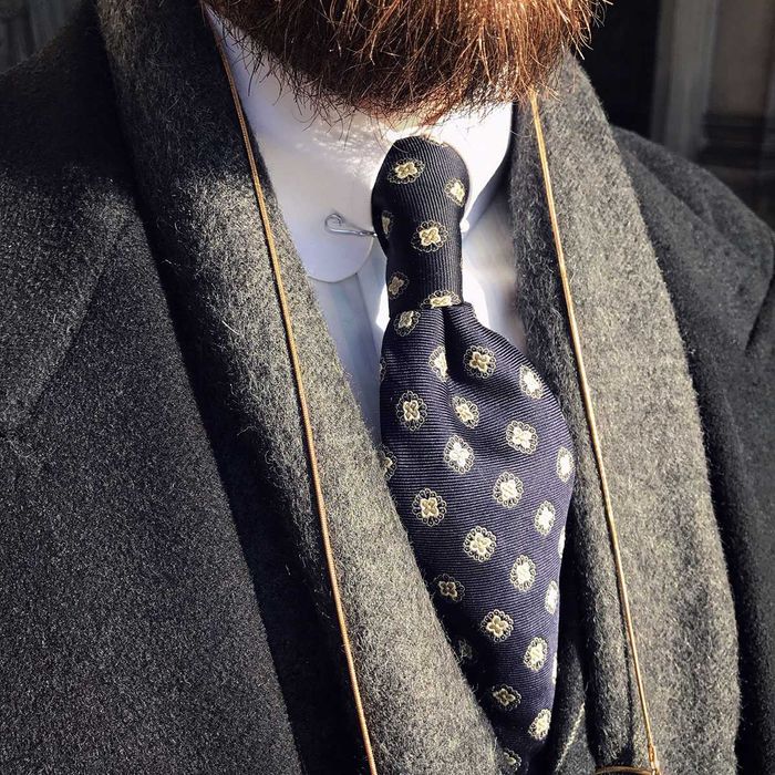 Szpilka pin collar nasuwana do kołnierzyka koszuli srebrna złota metal