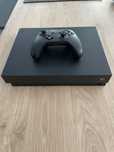 Xbox One X 1TB - jak nowy