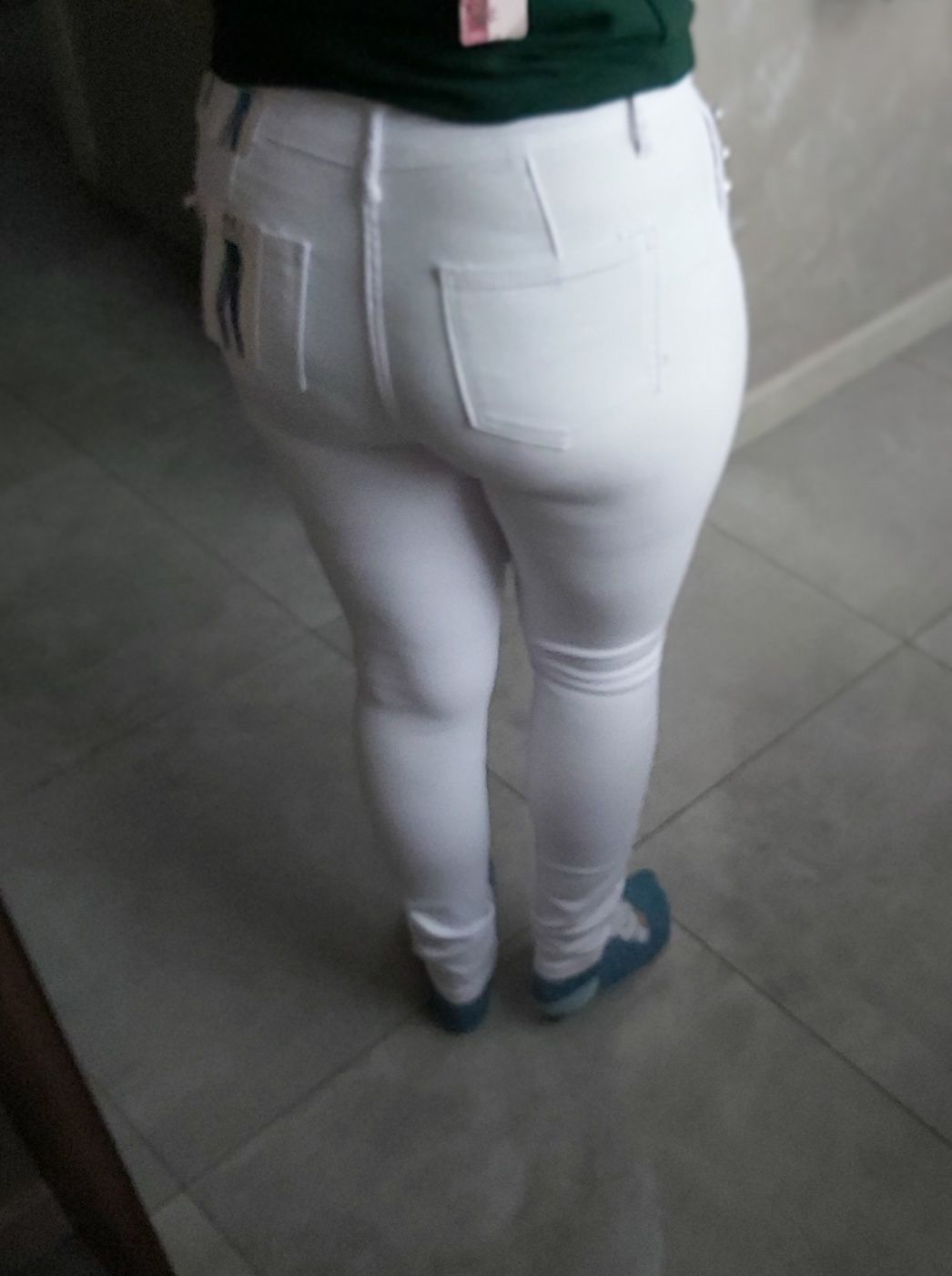Sprzedam spodnie damskie białe NOWE!