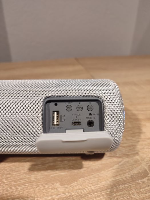 Колонка Sony SRS-XB31.