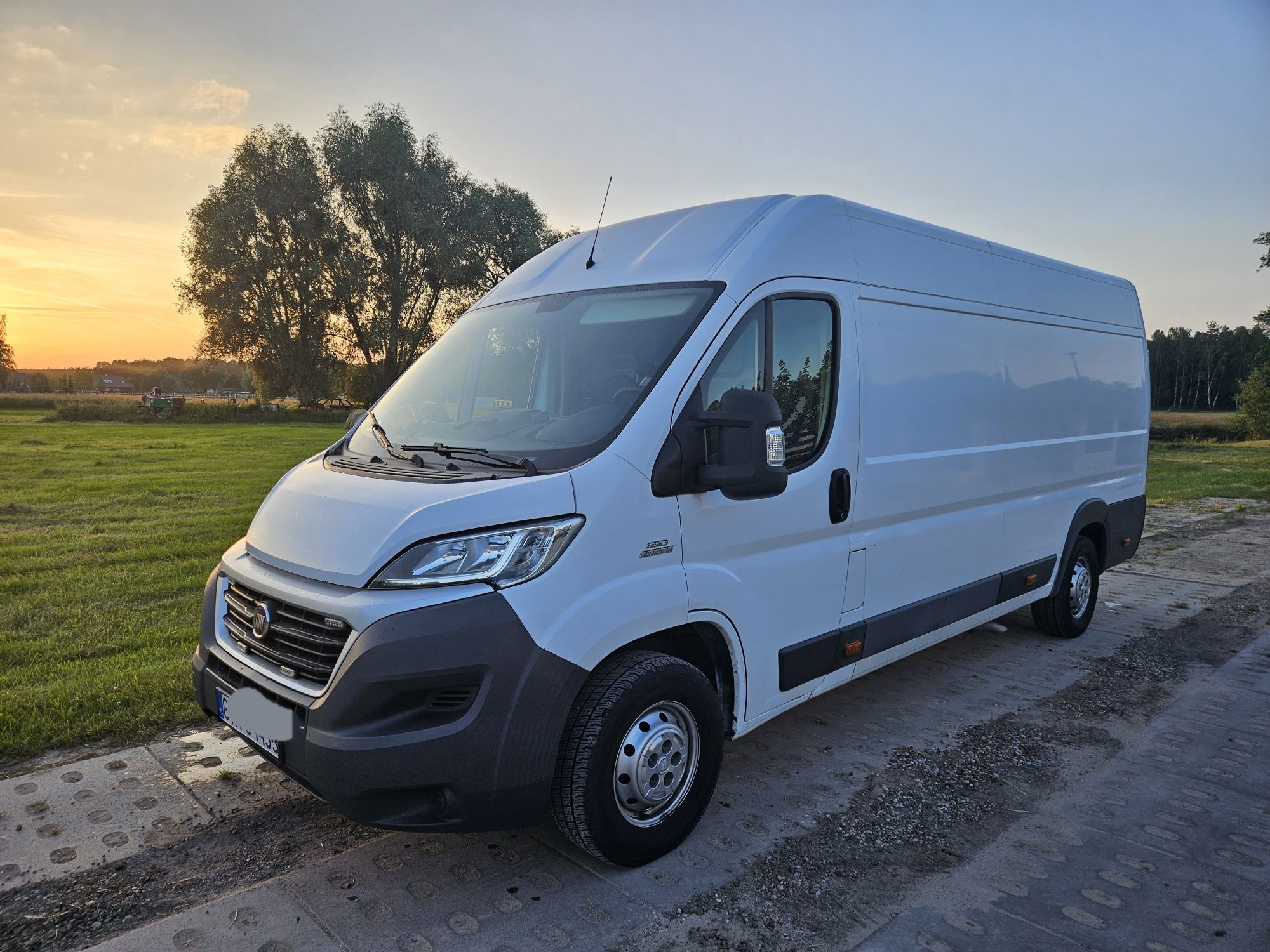 Wynajem busa, bus, auto dostawcze