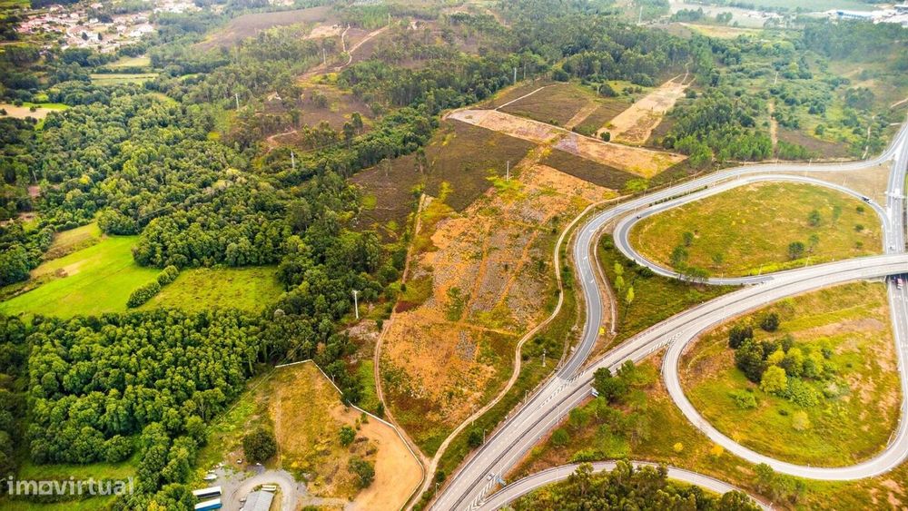 Terreno com mais de 25.000 m2, situado em Valença, Norte de Portugal,