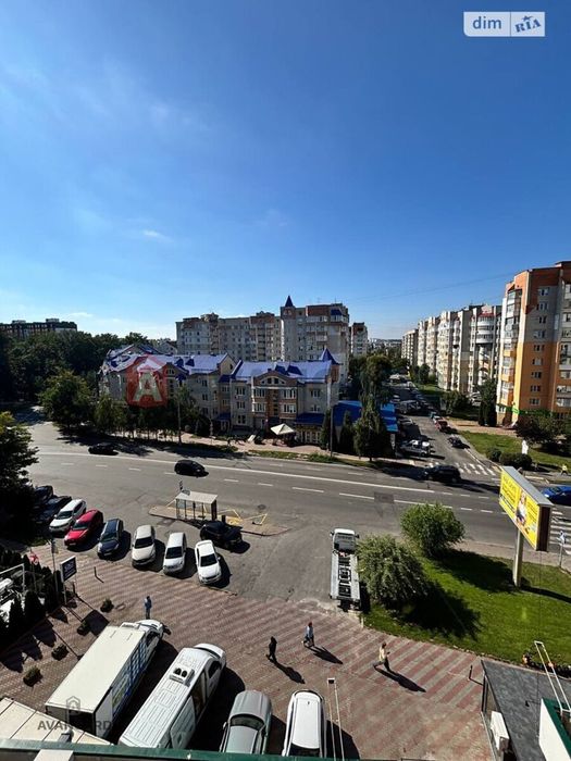 Простора квартира мікрорайон Поділля з якісним ремонтом