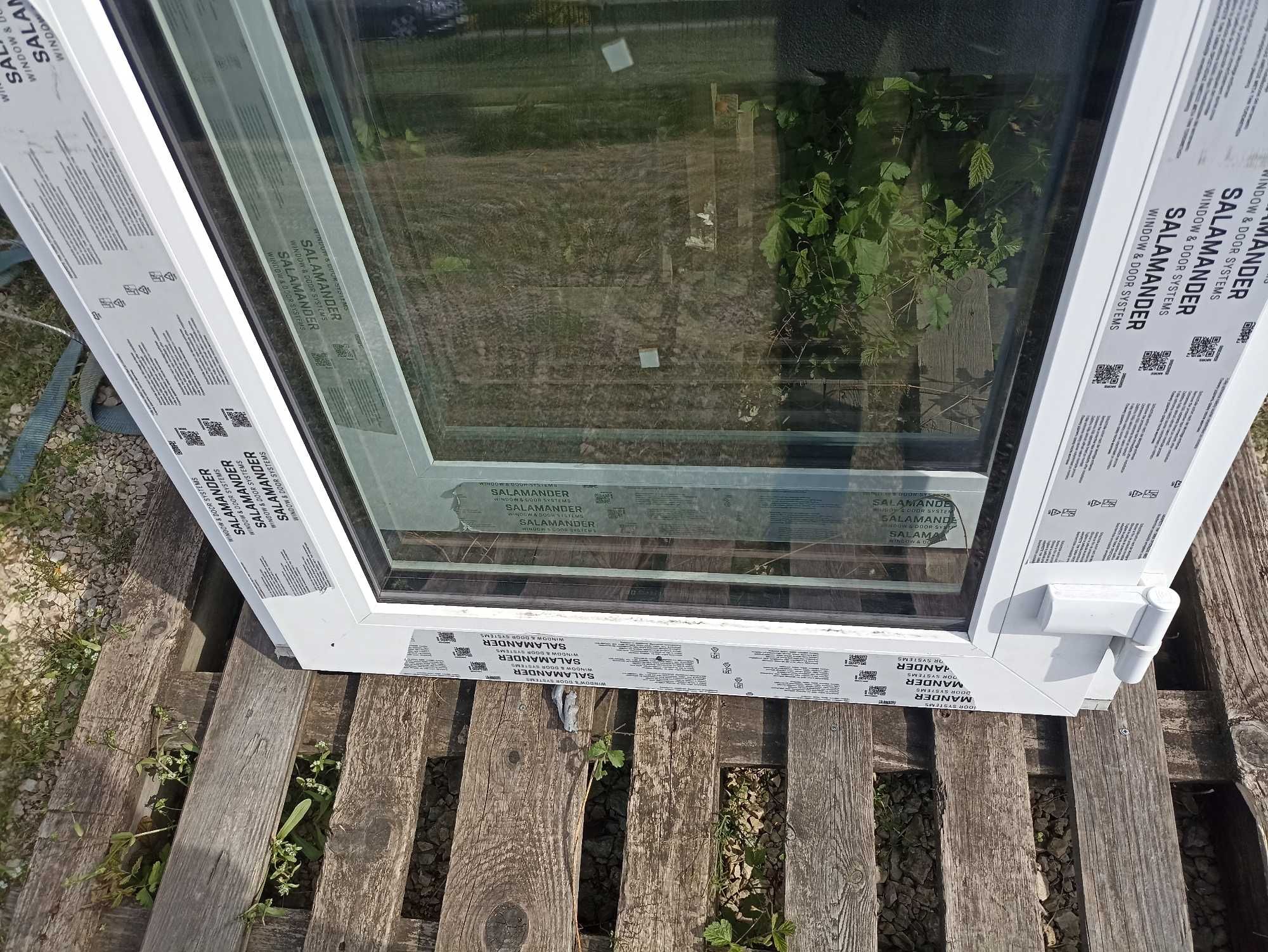 Drzwi zewnętrzne pcv 96/210 białe trzy szybowe