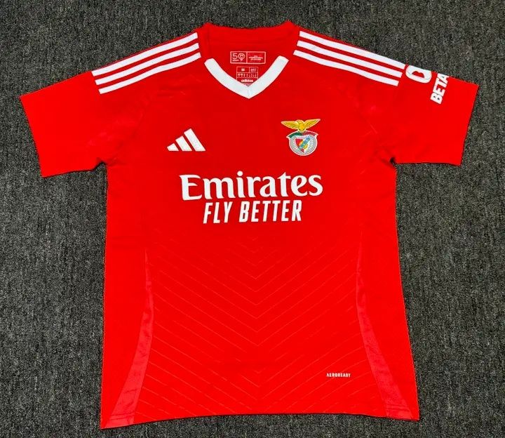 T-shirts de clubes nacionais e internacionais