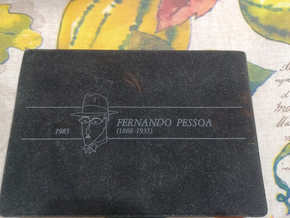 100 escudos 1985 Fernando Pessoa