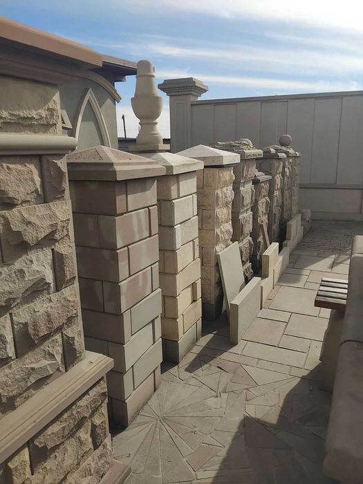 Майстри з каменем пісковиком сходи доріжки мангали альтанки обмостки