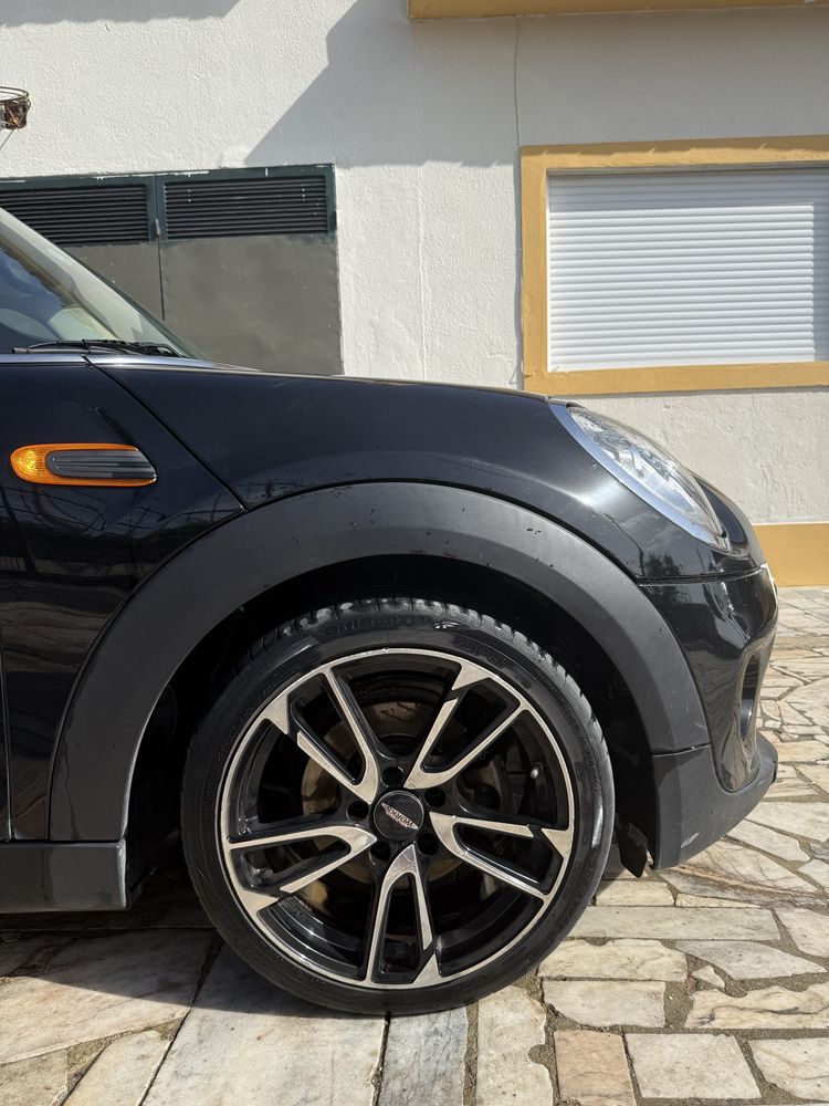 Mini Cooper D Preto