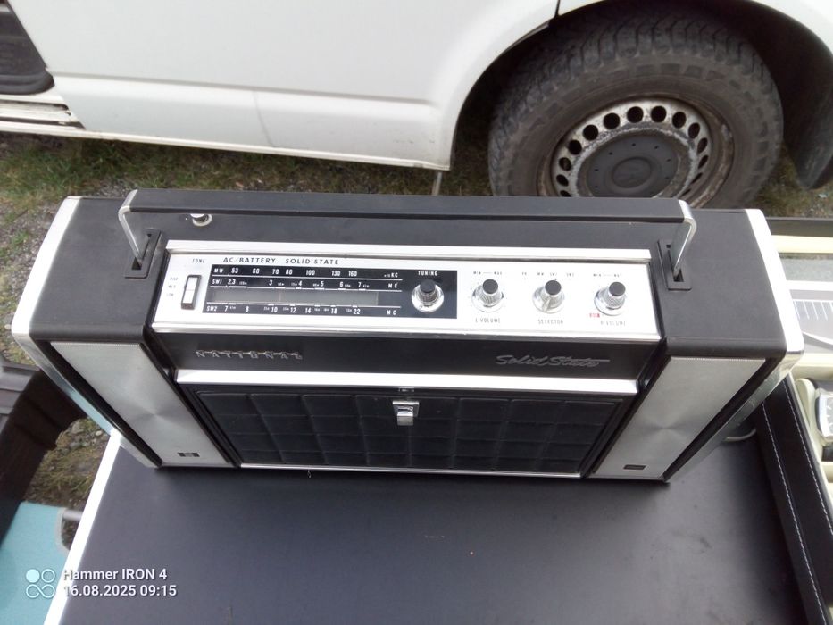 Radio odbiornik National Solid Stare z wbudowanym gramofonem