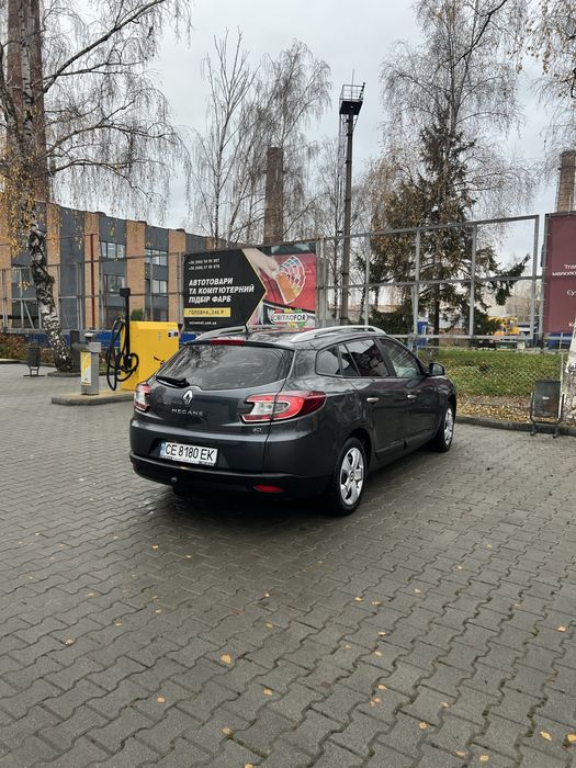 Рено меган 2010 року