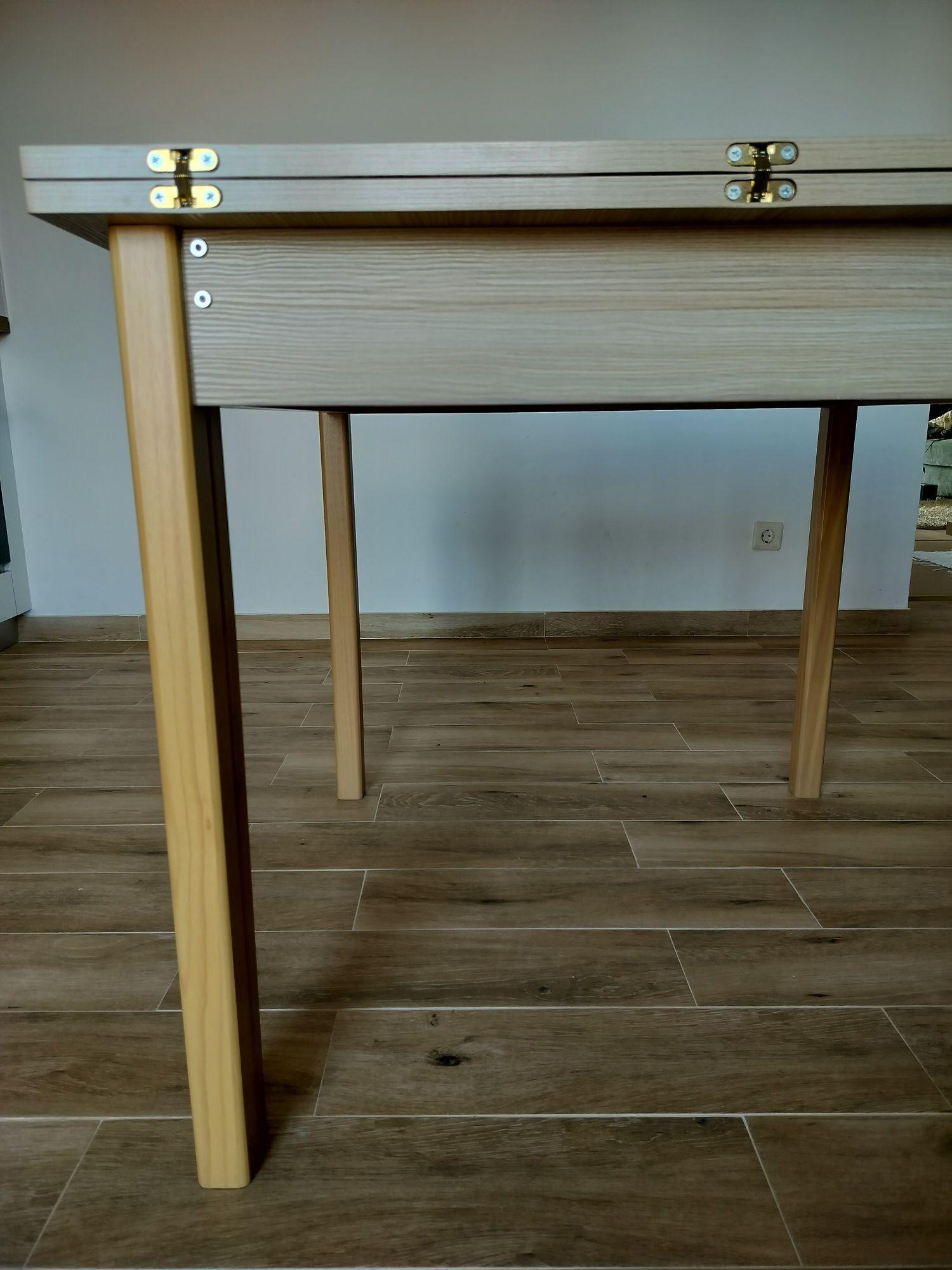 Mesa de cozinha desdobrável como nova