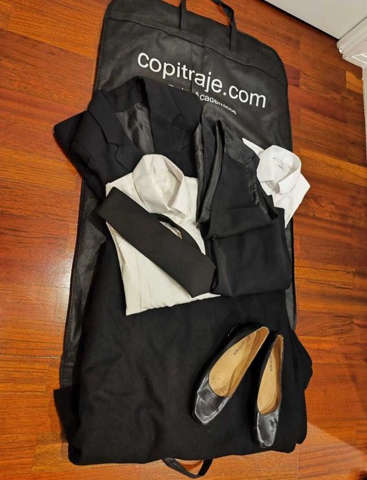 Traje académico feminino