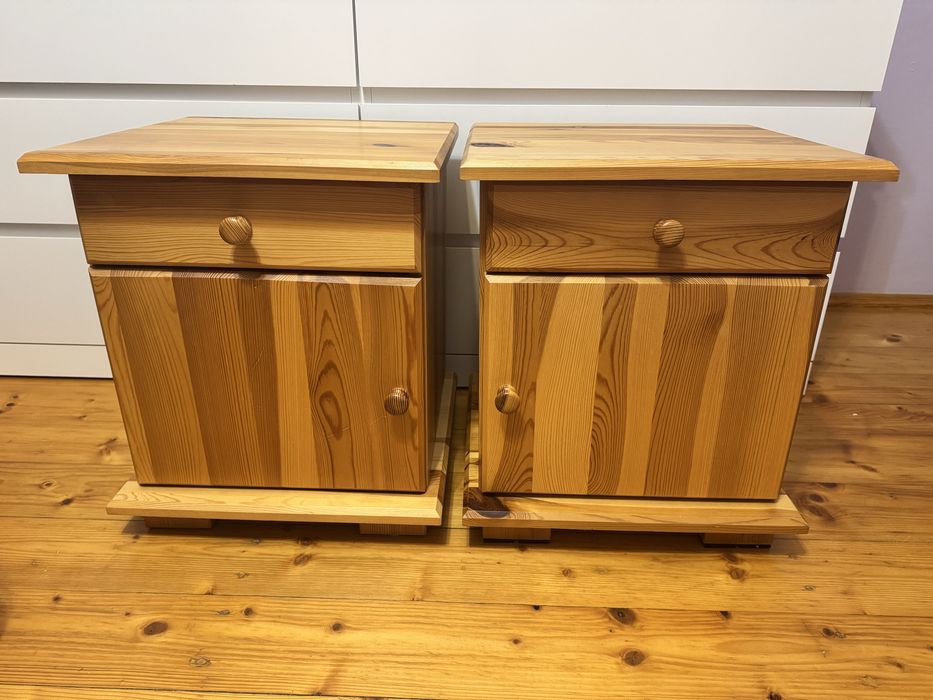 Drewniane szafki nocne