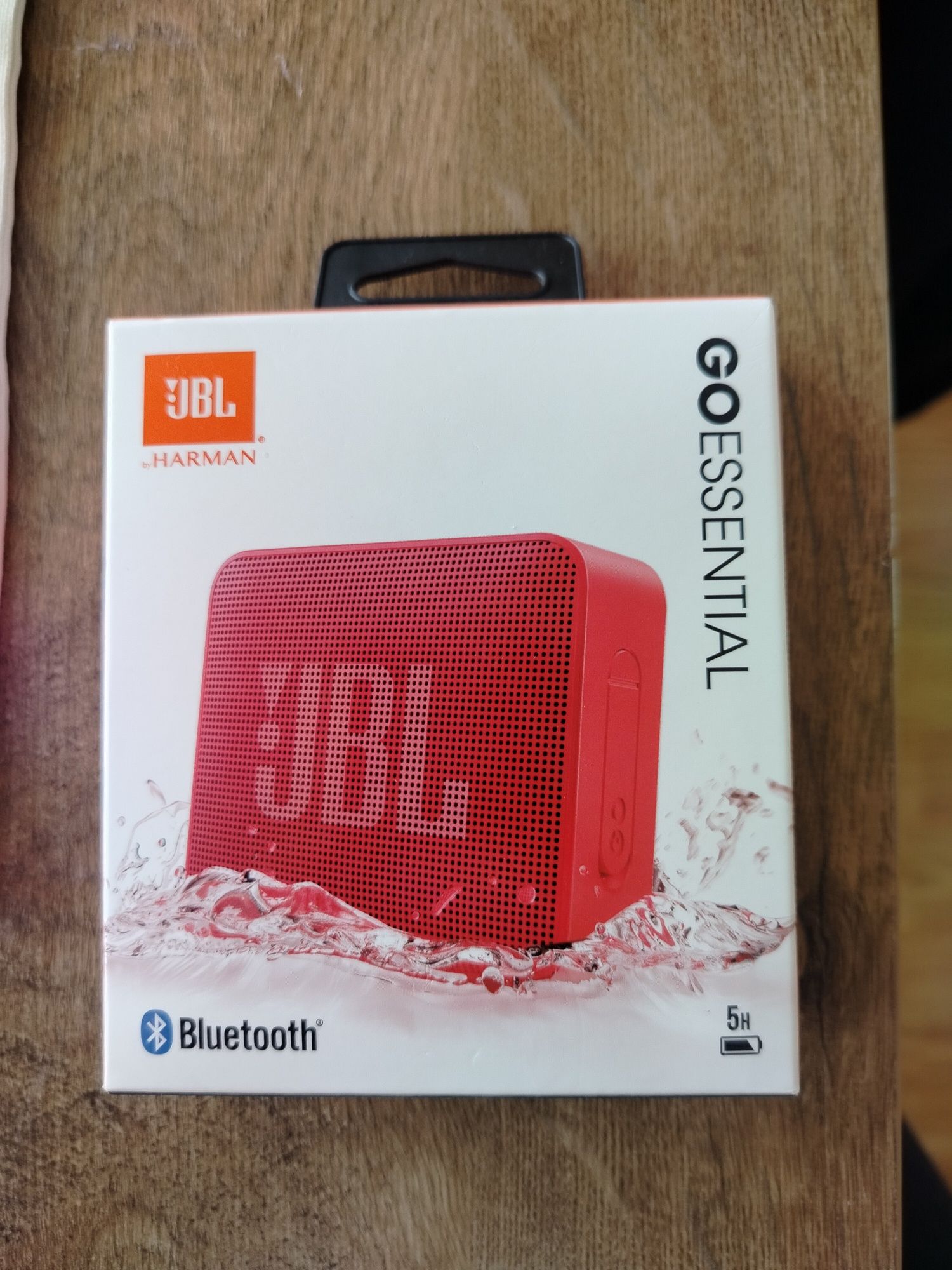 JBL Harman Go Essential czerwony.