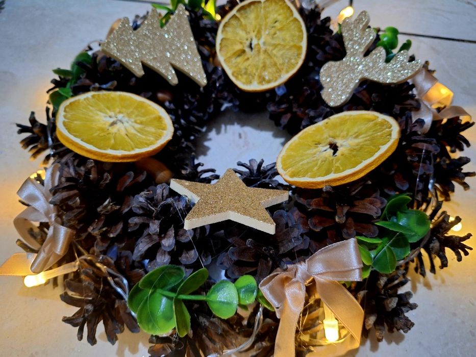 Dekoracje świąteczne stroiki, wieńce na drzwi, świeczniki...