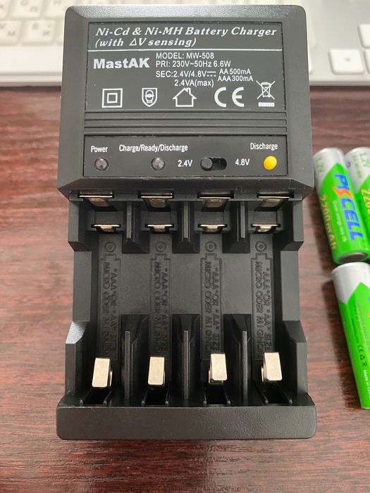 Зарядка MastAK MW-508 для нікель-кадмієвих і нікель-металгідридних акб