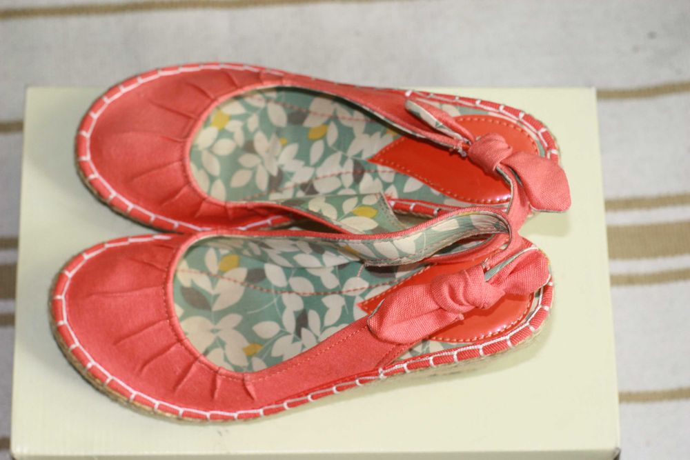 Espadryle z kokardą r.37