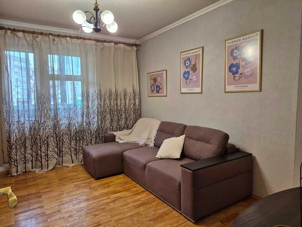 Сдам 3-кімнатну вул. Драгоманова, метро Позняки 10 хв. пішки