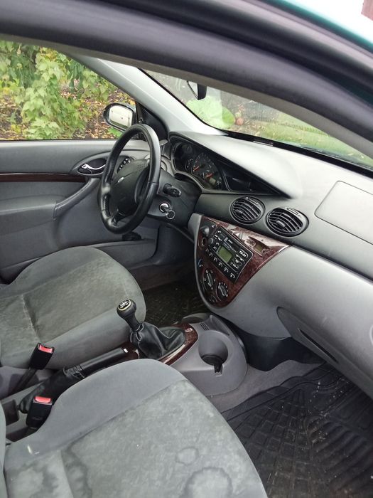 Ford focus 1.6 benzyna