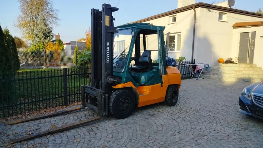 Wózki widłowy Toyota 7FGU35
Toyota 7FGU35 
Rok produkcji 2006
Silnik t