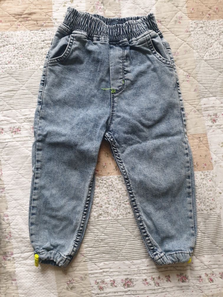 Джинсы нежно голубого цвета  штаны на мальчика детские 80 размер