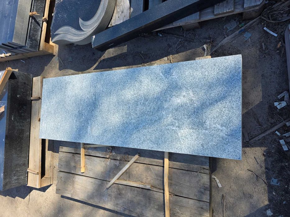 Світло-сірий граніт Вісконт в заготовках Вісконт камінь Viscount white