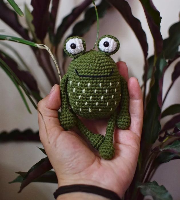 Żaba żabka amigurumi handmade maskotka na szydełku szydełkiem