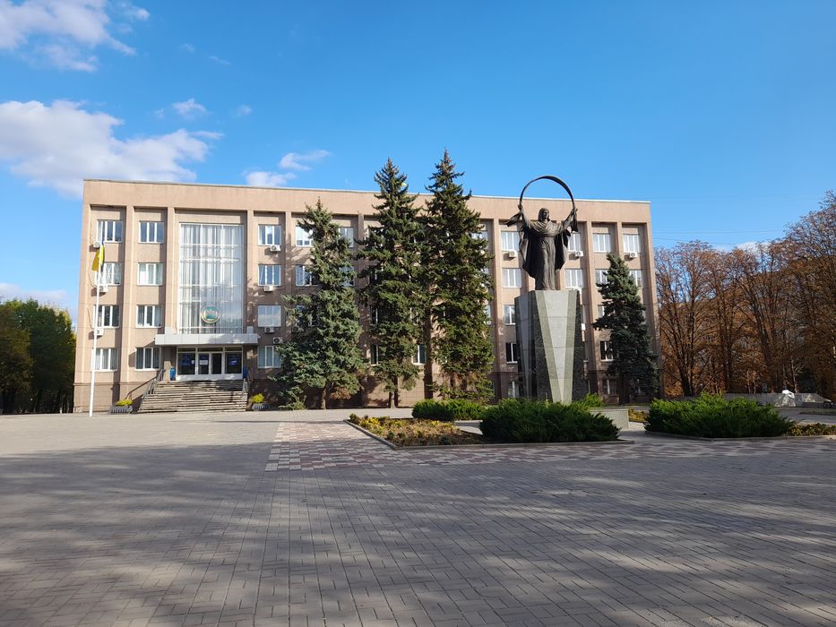 Продам 3х кімнатну квартиру/автономне газове  опалення/ КРЕС/ сталінка