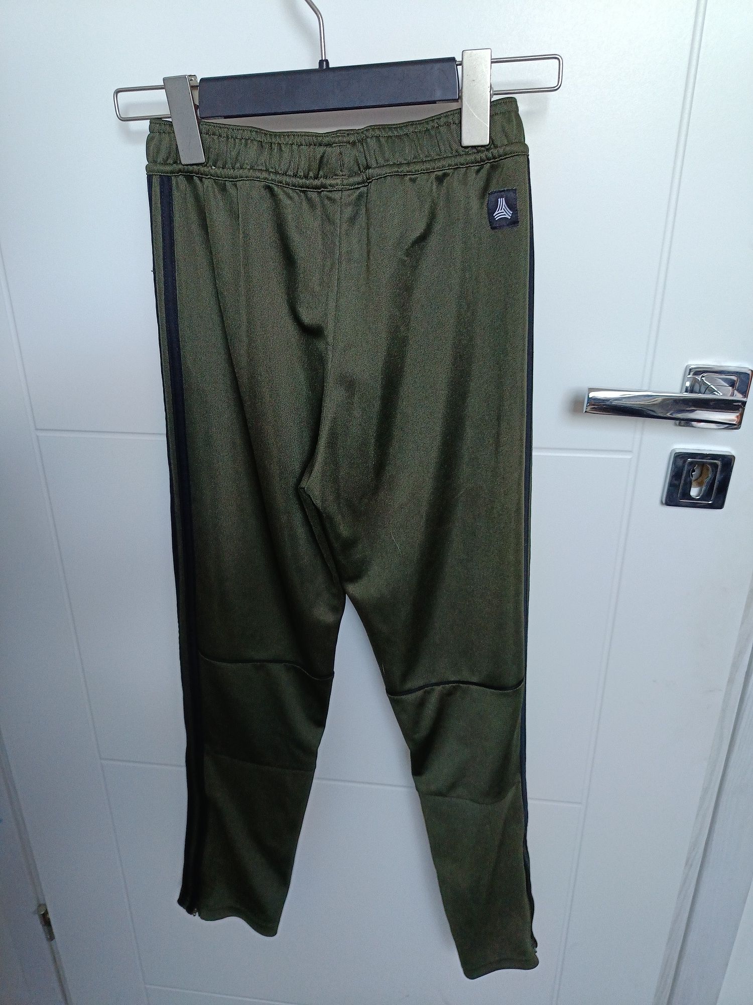 Spodnie dresowe adidas 11-12 lat 152 khaki