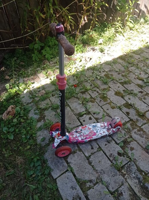Віддам дитячий самокат