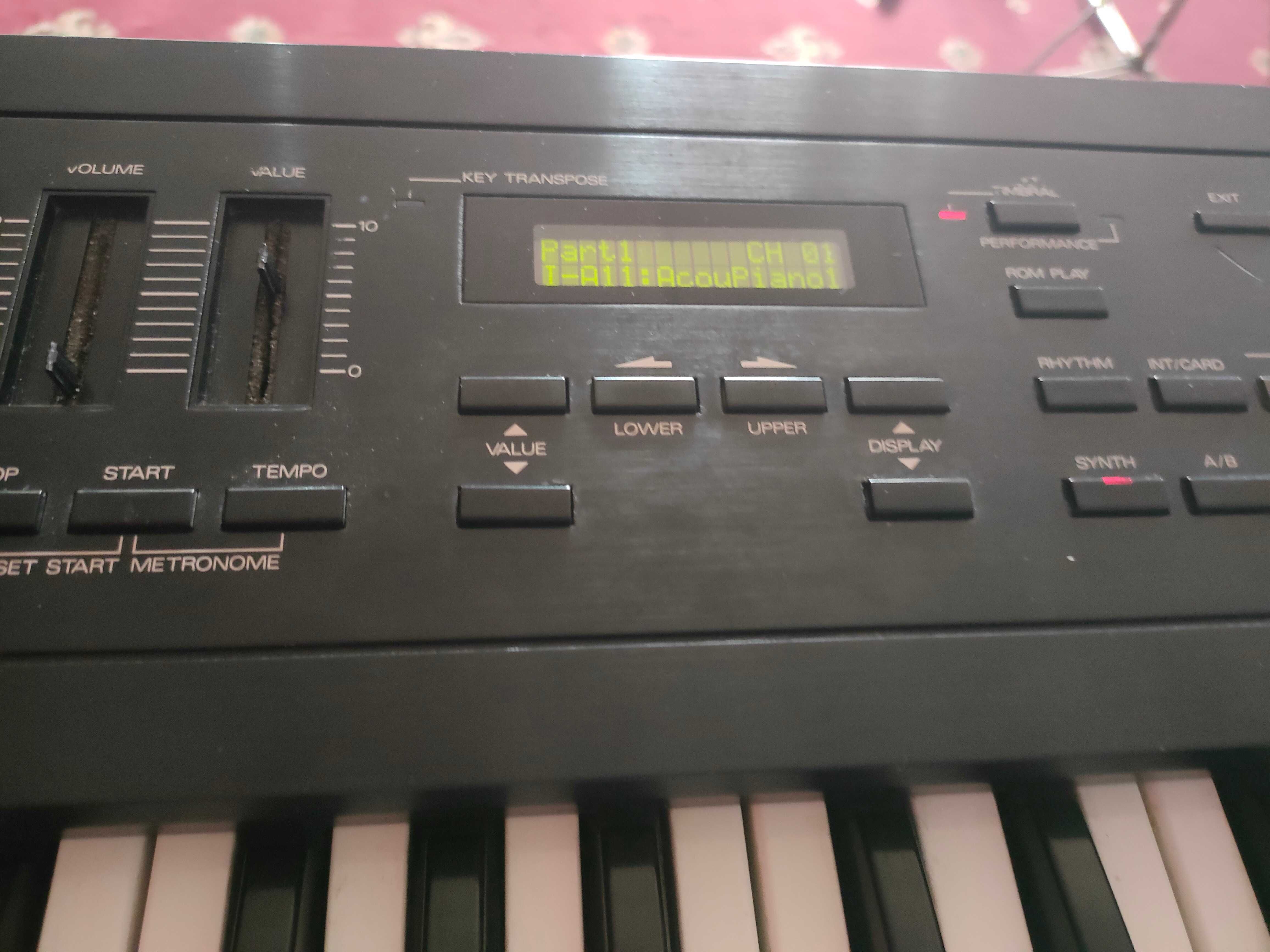 Продам синтезатор Roland D 10
