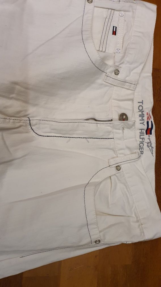 Biale spodnie Tommy Hilfiger rozm. L/XL